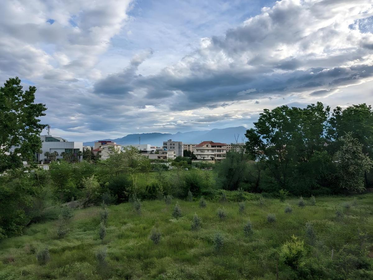 Sunny Riverside Tirana'S Oasis - Breakfast & Dinner 외부 사진